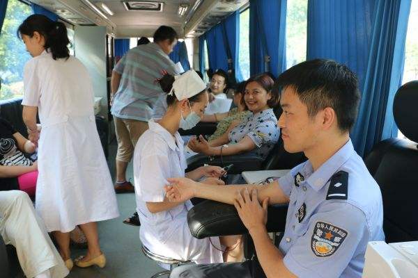 獻(xiàn)血危害健康？廣州獻(xiàn)血屋廠家為您辟謠 02